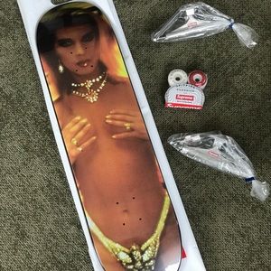 Supreme Skateboard